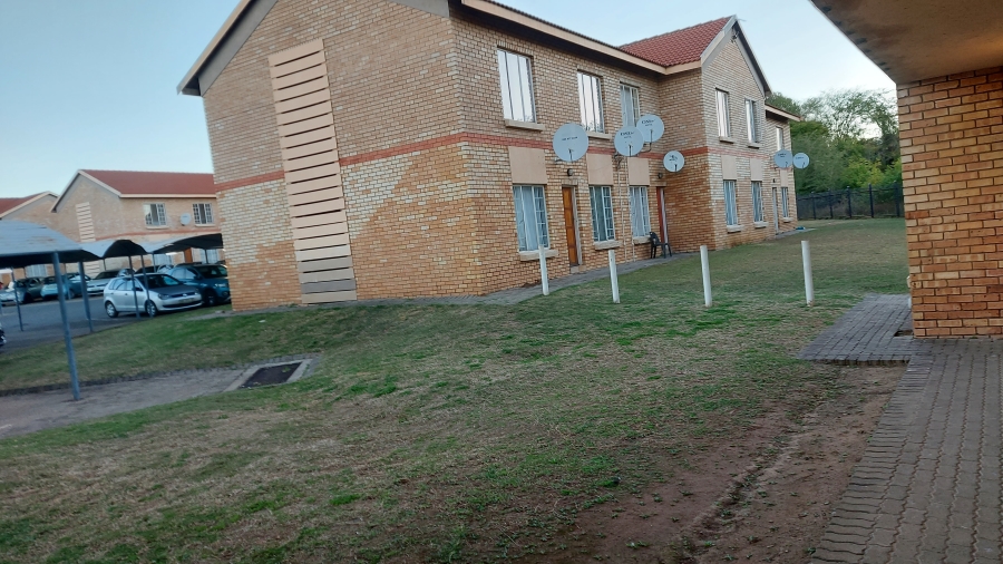 2 Bedroom Property for Sale in Waterval East North West